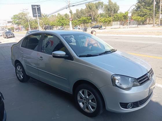 VOLKSWAGEN POLO SEDAN 1.6 MI COMFORTLINE 8V FLEX 4P MANUAL